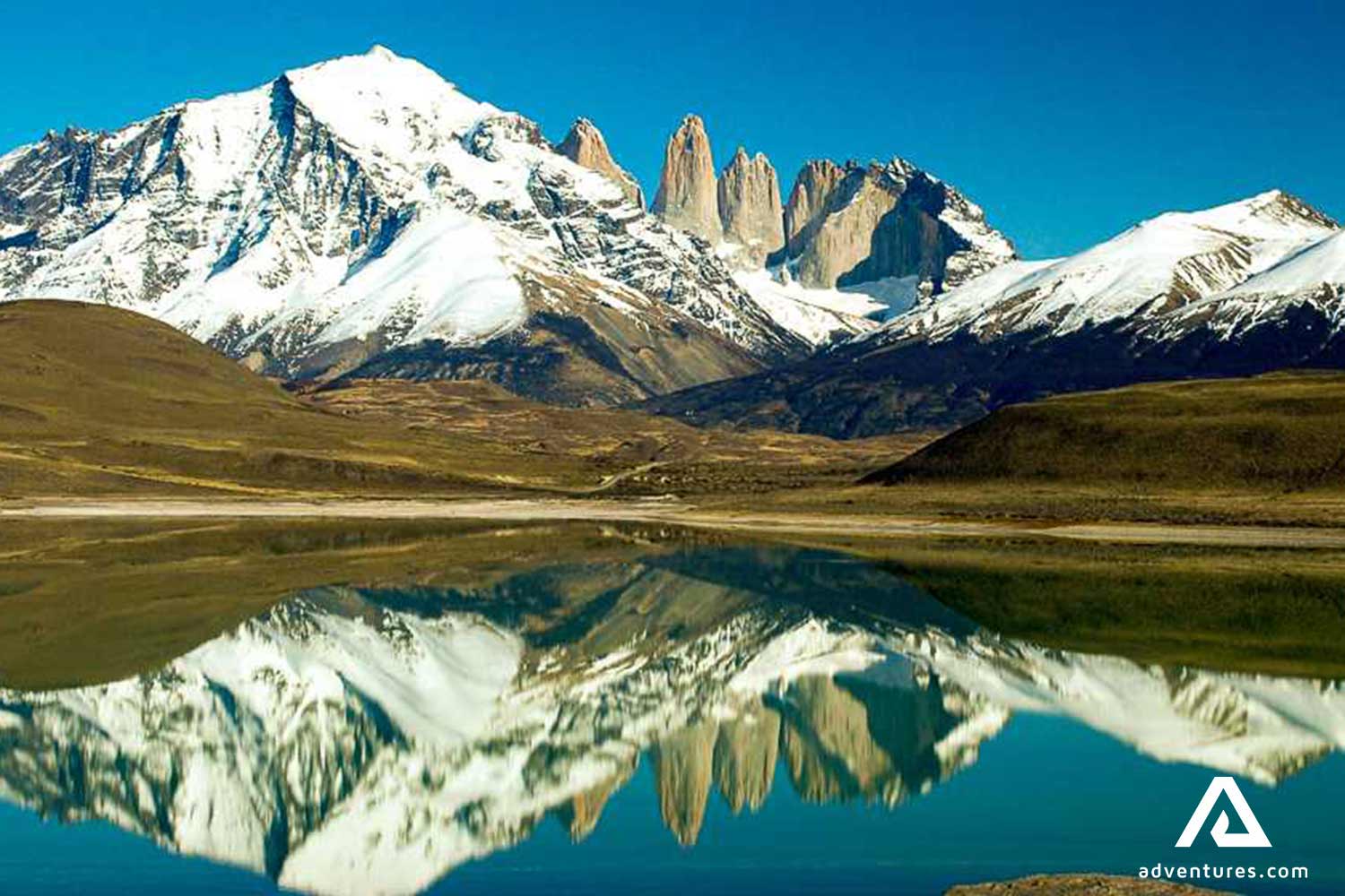 Fitz Roy cliffs in patagonia