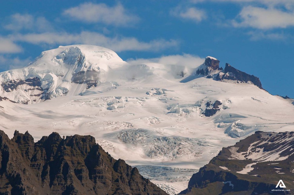 summit of hvannadalshnjukur mountain in winter