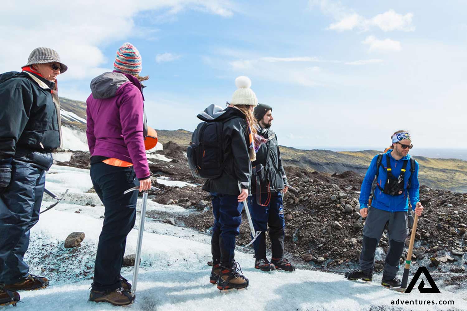 Guide Telling About Glaciers on Falljokull