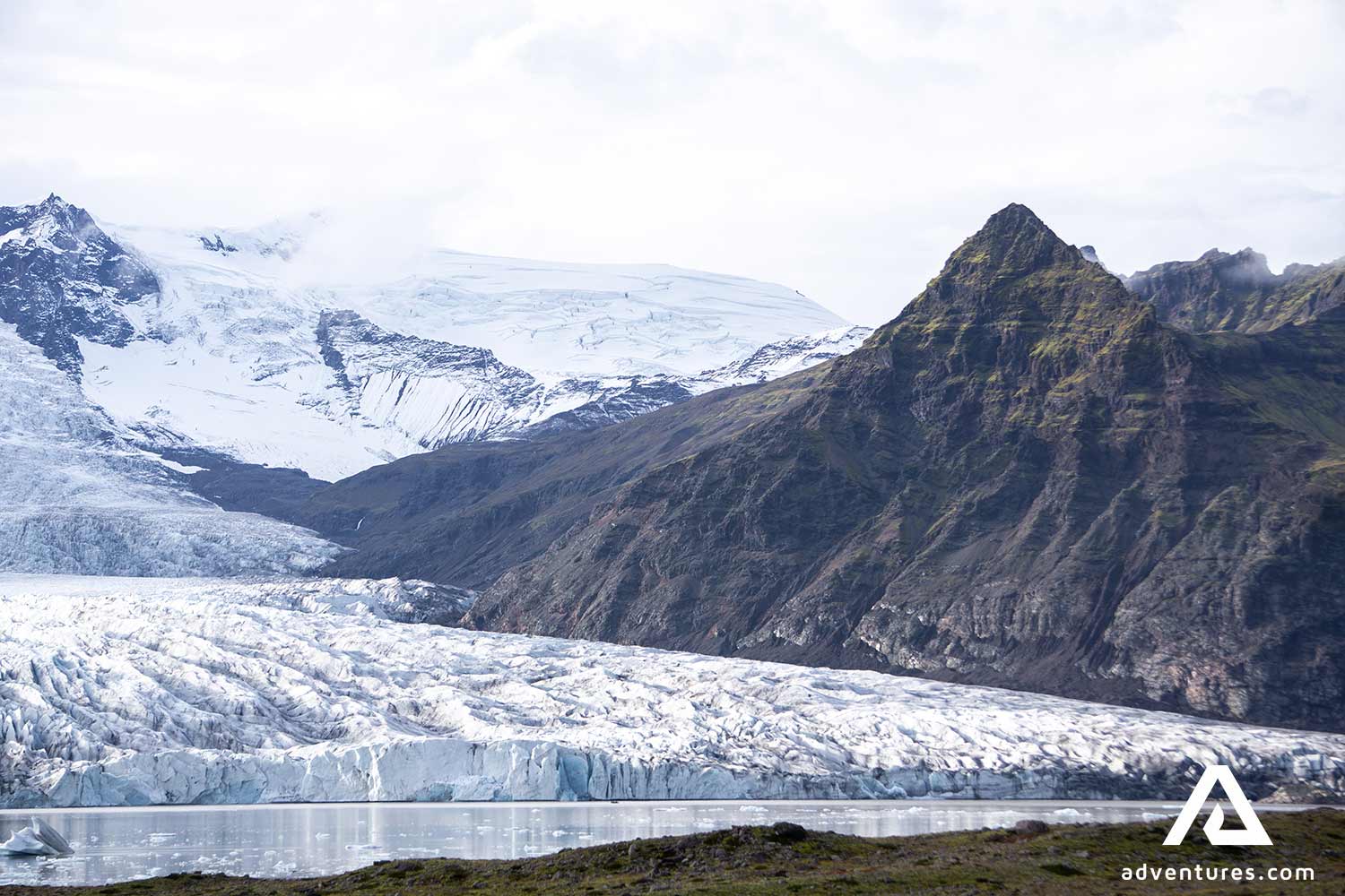 Fjallsjokull and midaftanstindur view