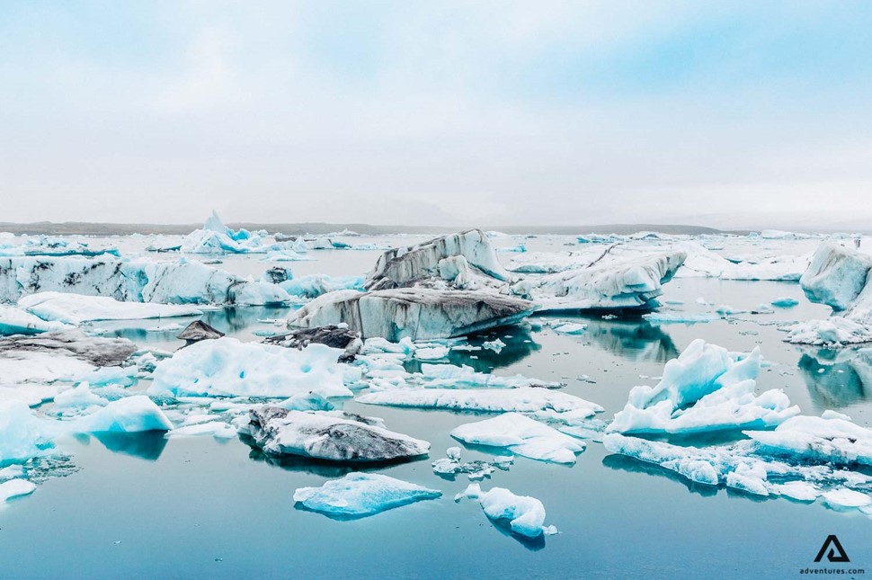 floating icebergs in Jokulsarlon glacier lagoon