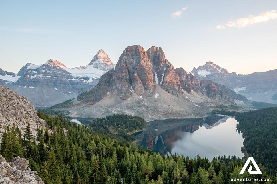 magog lake near mountains in canadian rockies