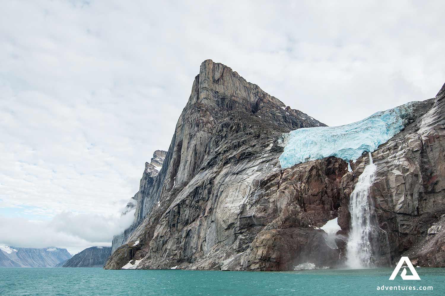 Sirmilk National Park glacier an seaside