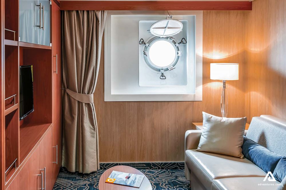 Bedroom in cruise ship Endeavour