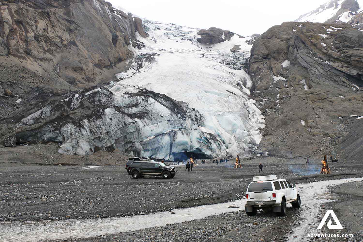 gigjokull glacier super jeep tour in iceland