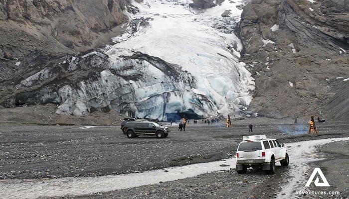 gigjokull glacier super jeep tour in iceland