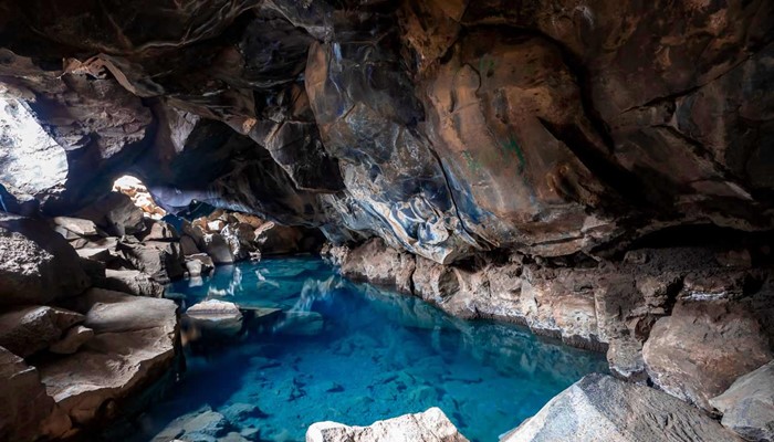 Grjotagja geothermal hot spring cave near myvatn