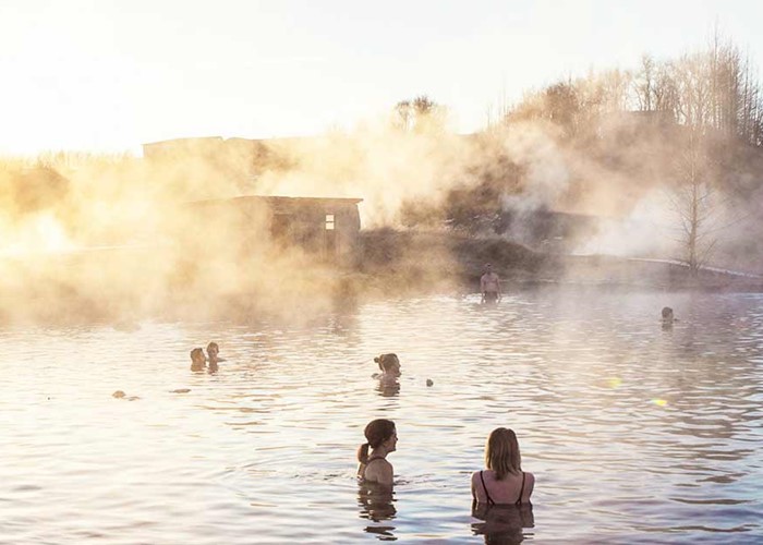 Heiße Pools und warme Bäder - Heiße Quellen in Island