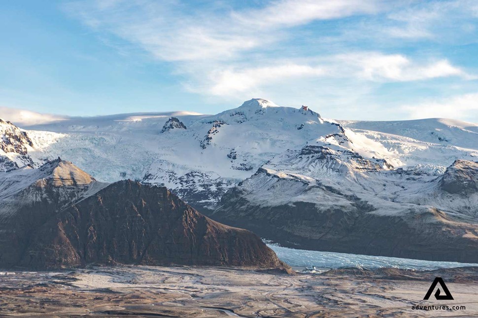 mountain range near skaftafell in winter