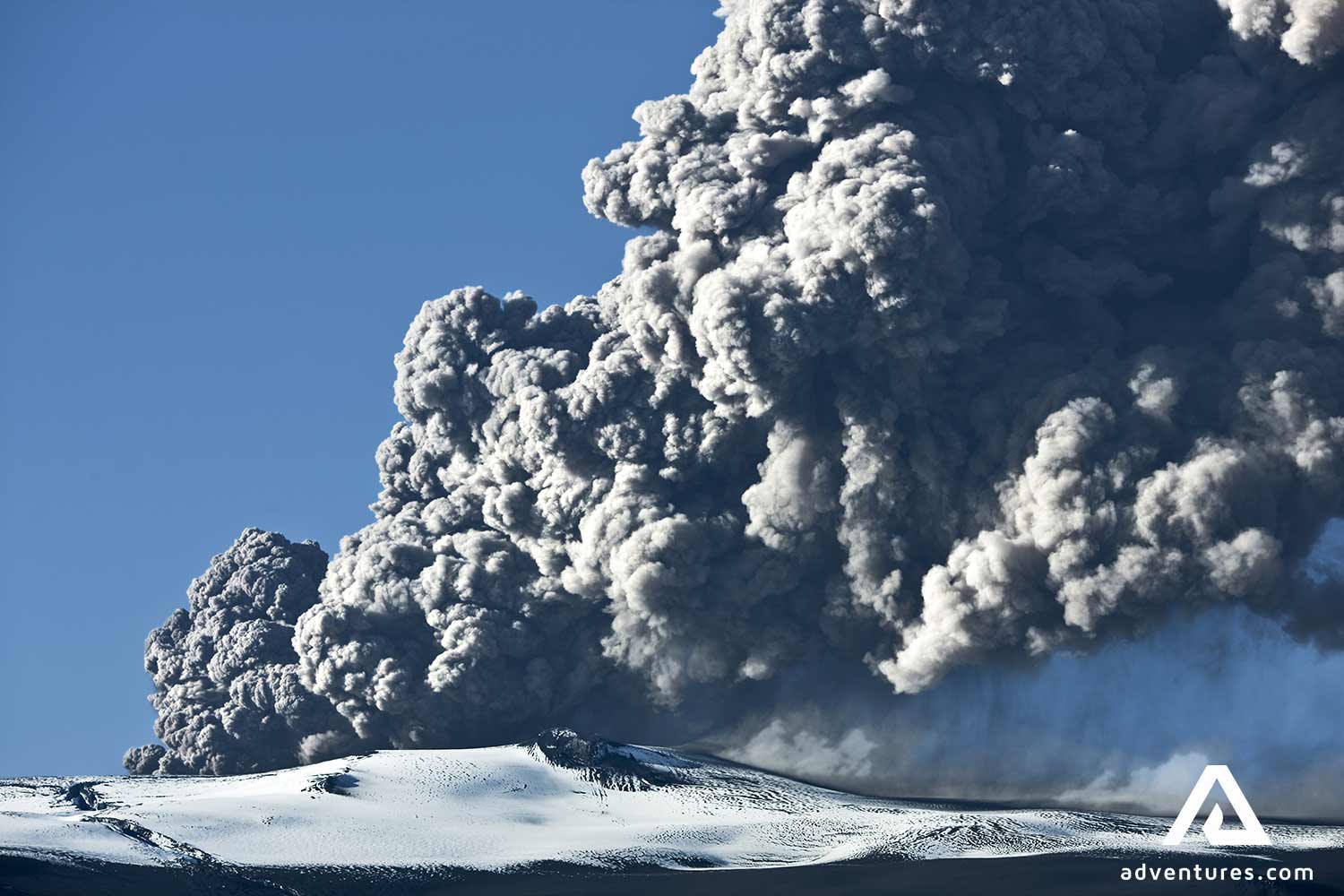 big ash cloud above eyjafjallajokull volcano