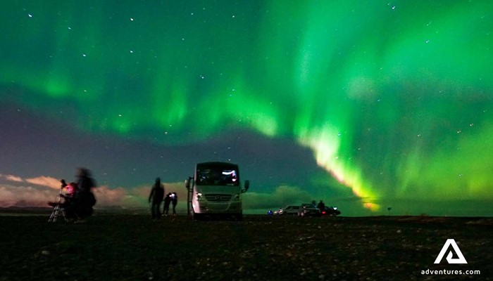 minibus northern lights watching tour in iceland