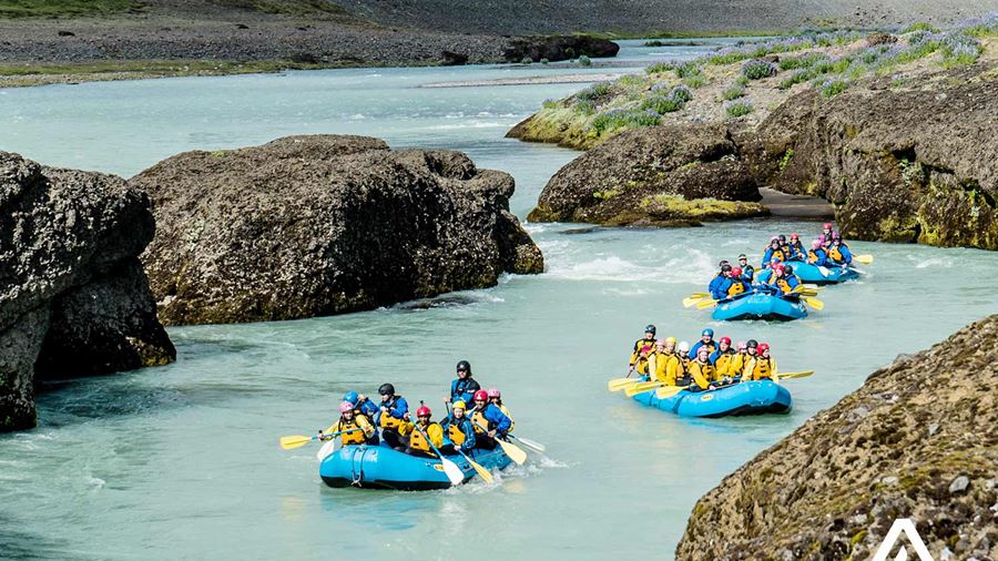 few groups river rafting hvita river