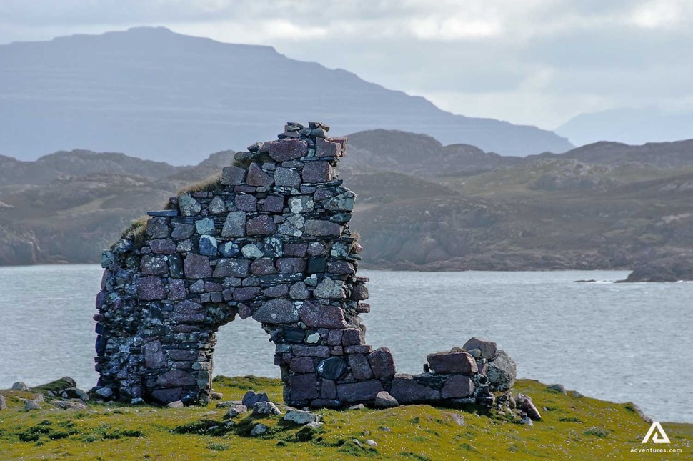 rock monument in scotland