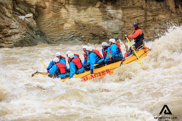 large group in kicking horse rafting in canada