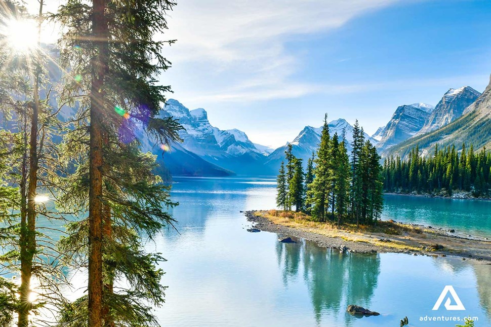 maligne lake view in summer at canadian rockies