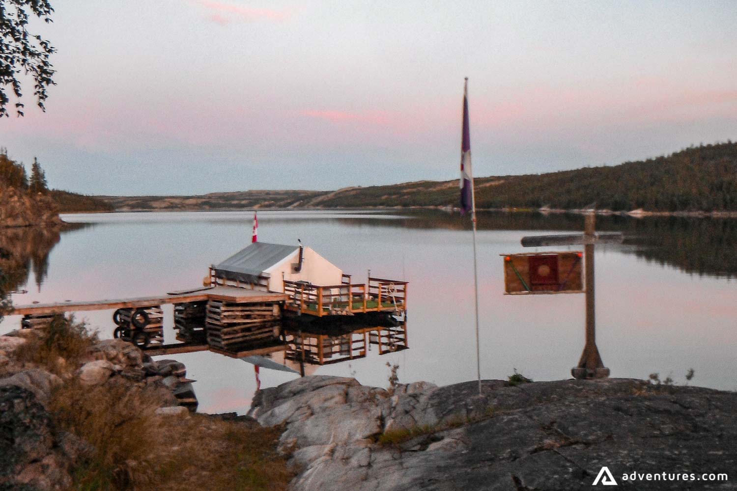 Portable fishing tent