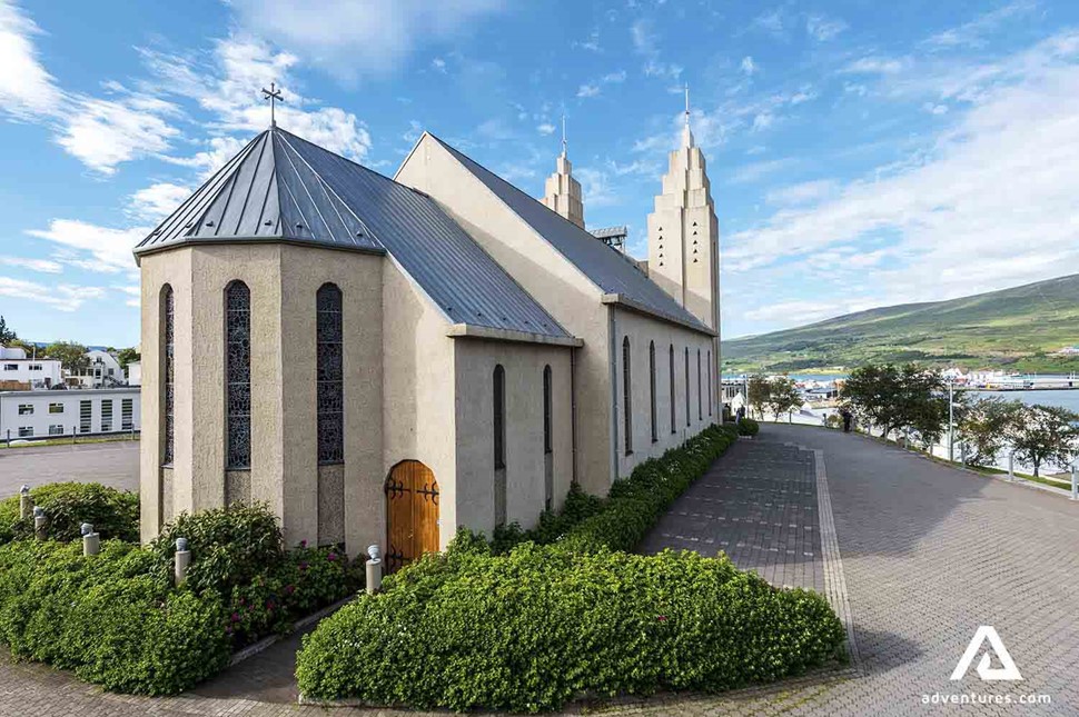 a view from behind akureyrakirkja in akureyri