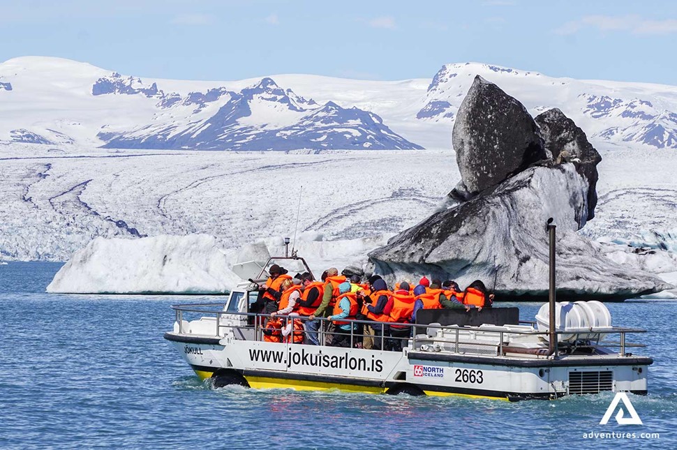 amphibian boat tour in jokulsarlon