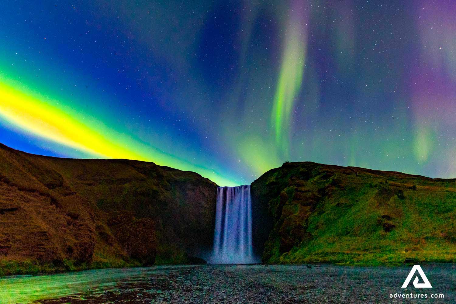 aurora borealis above skogafoss