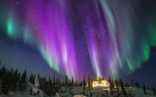 Aurora borealis viewing in NWT from this wilderness lodge