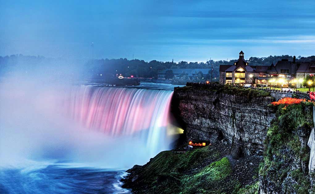 Night on Niagara 