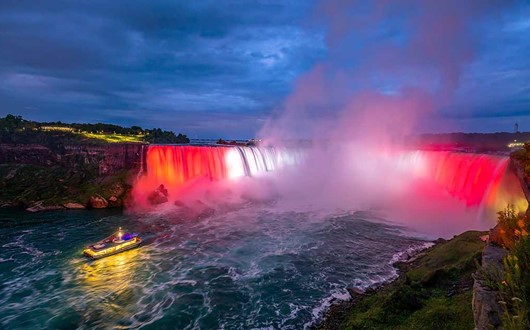 Niagara Falls Day & Night Tour with 3-Course Dinner