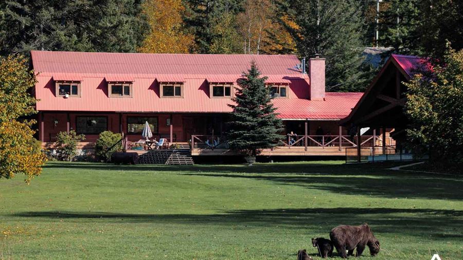 Summer Vacations Lodge in Canada