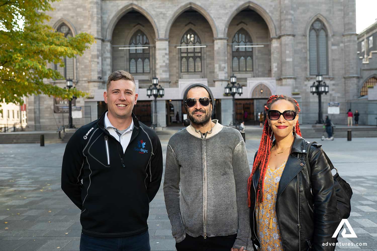 happy friends sightseeing in montreal