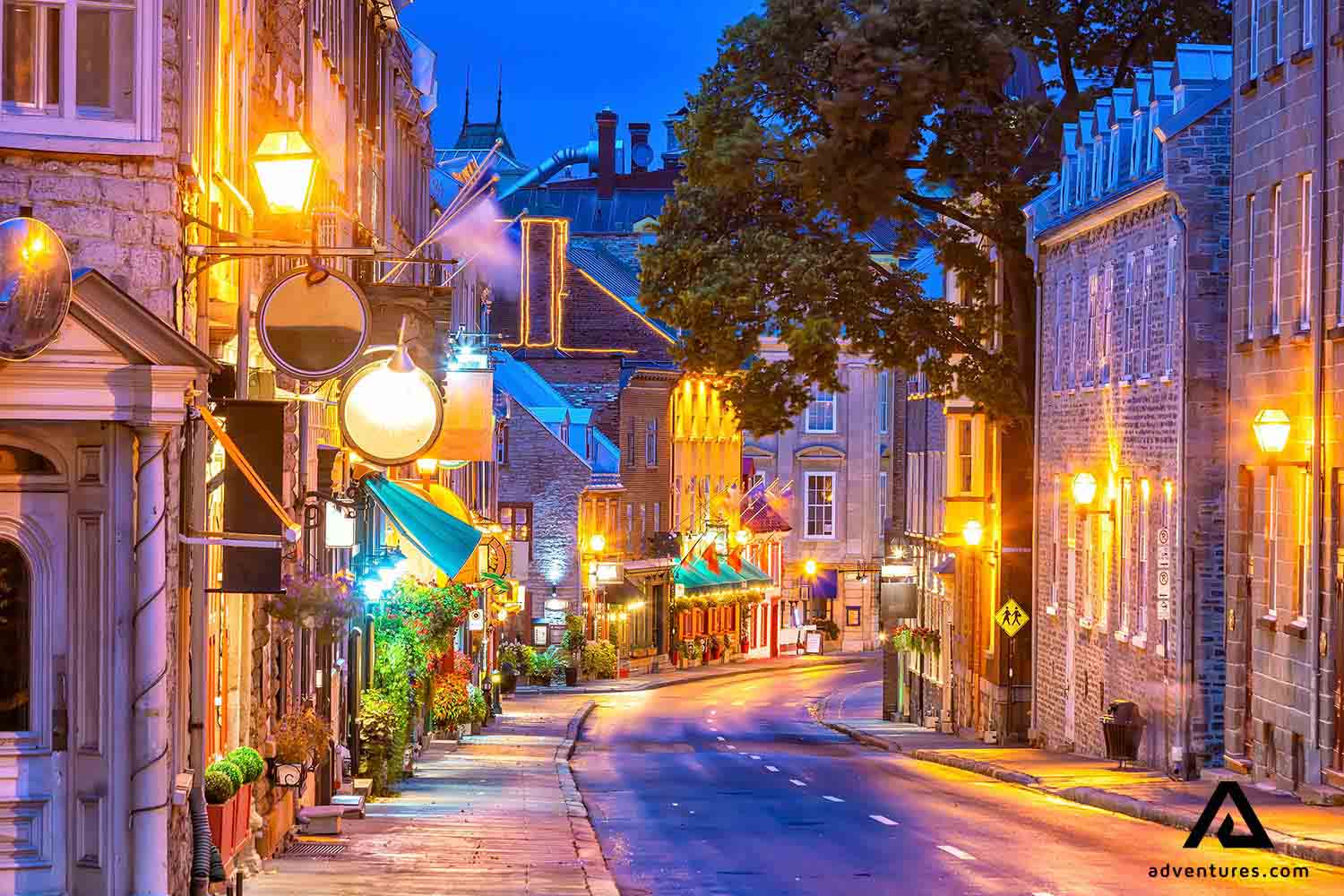 montreal old town streets at night