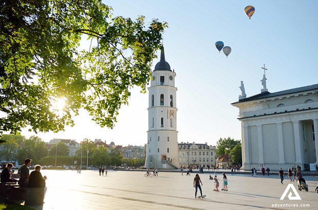 hot air balloons in vilnius near cathedral