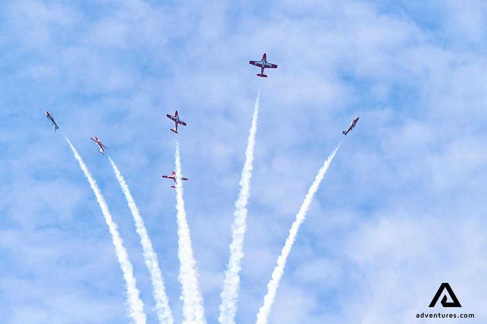 army planes in canadian air show at toronto