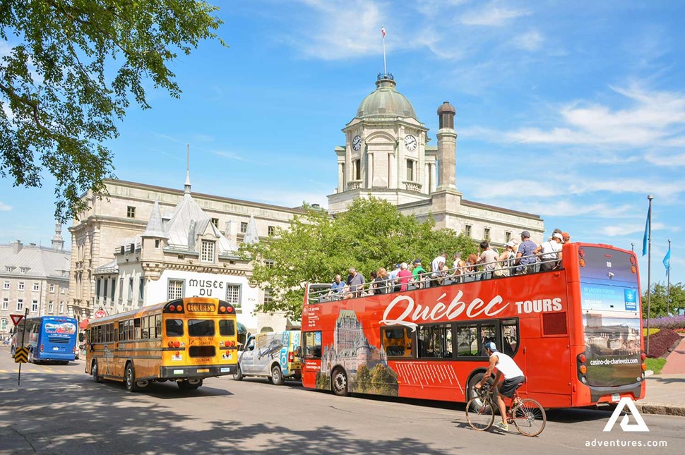 sightseeing double decker bus in quebec city