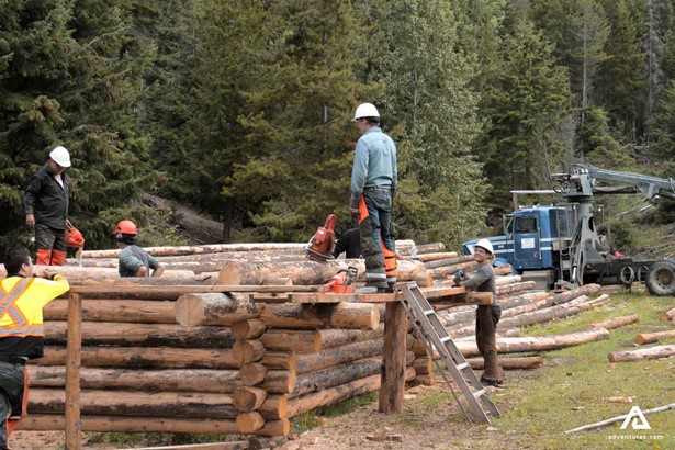 Building log cabin in Canada
