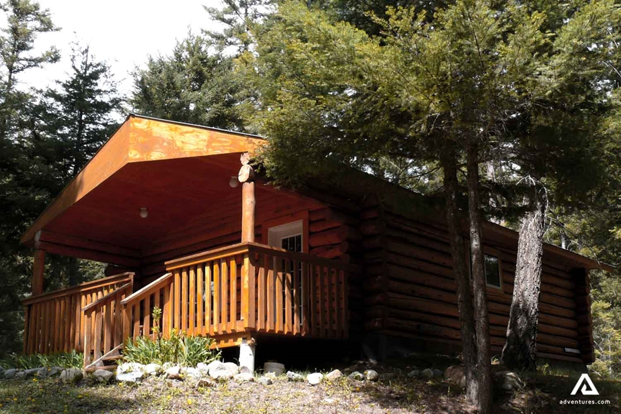 Mountain log cabin in Canada