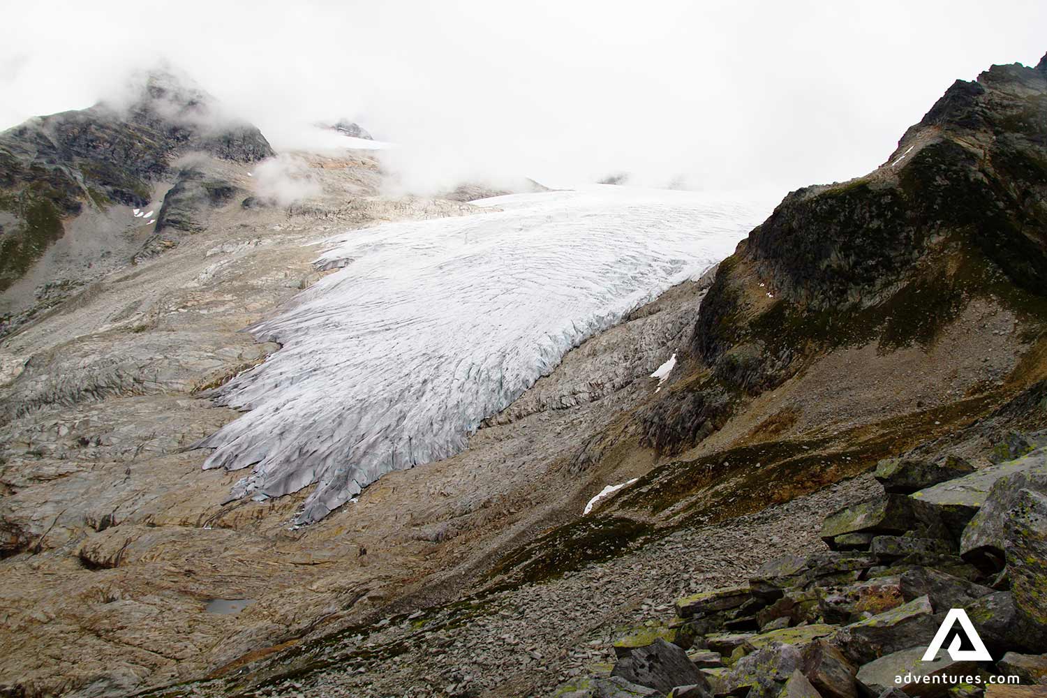 Illecillewaet glacier view in canada on a cloudy day