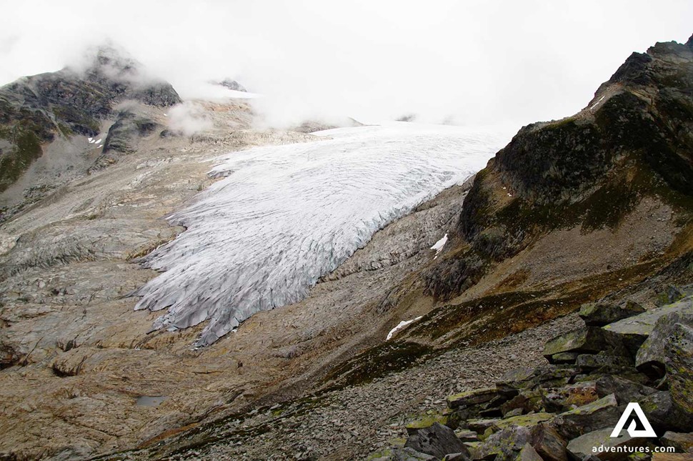 Illecillewaet glacier view in canada on a cloudy day