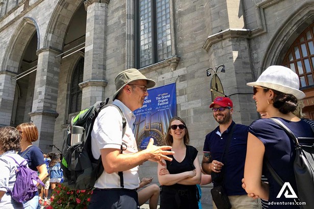 sightseeing guide talking to a group