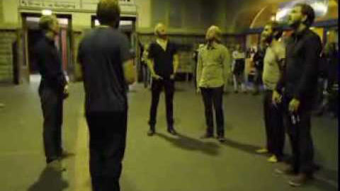 Árstíðir - Heyr himna smiður (Icelandic hymn) in train station