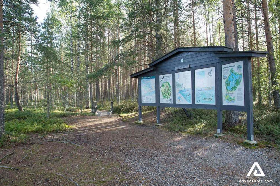 map with the information for hiking in the forest