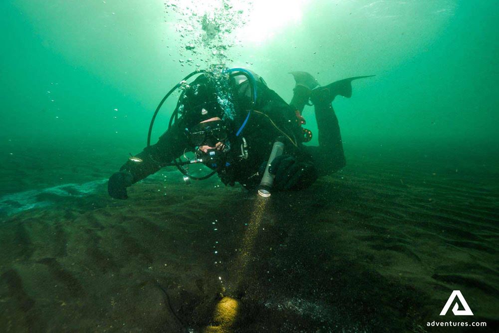 diving deep in kleifarvatn