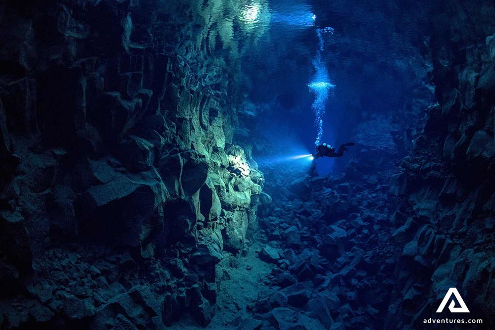 cavern diver diving