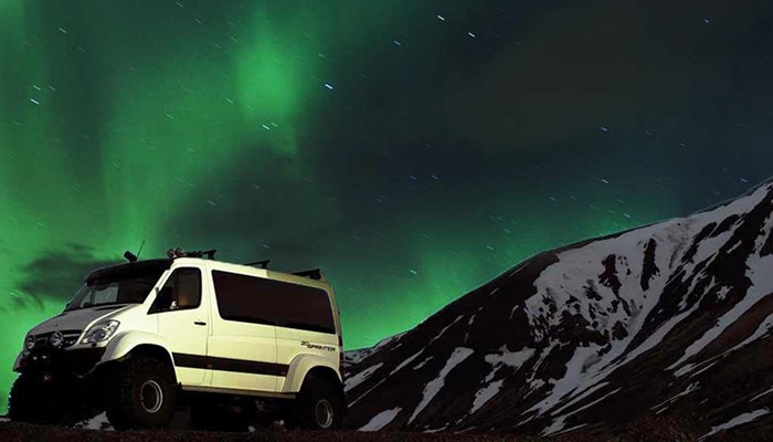 Super Jeep Northern Lights Hunt - Free Photos Included