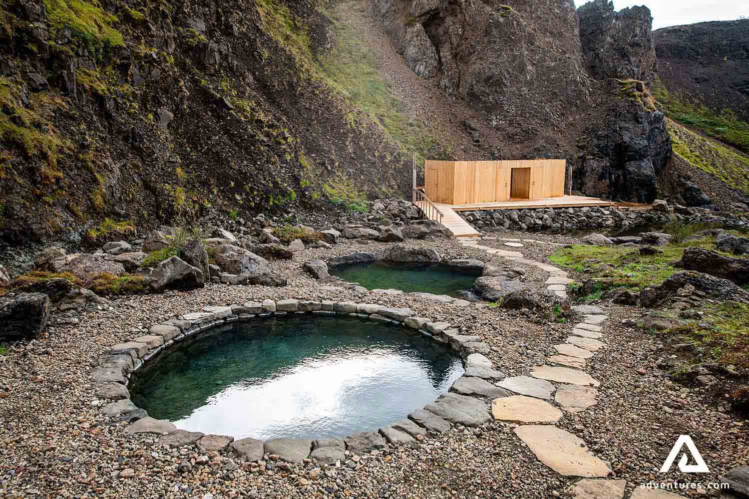 geothermal hot pots tubs in husafell