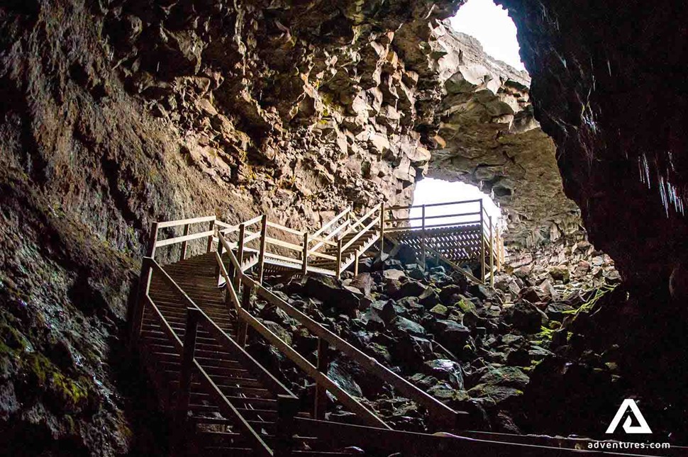 entrance staircase in vidgelmir lava tube