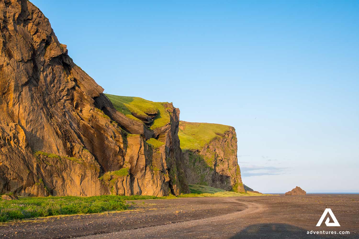 hjorleifshofdi area cliffside in south iceland