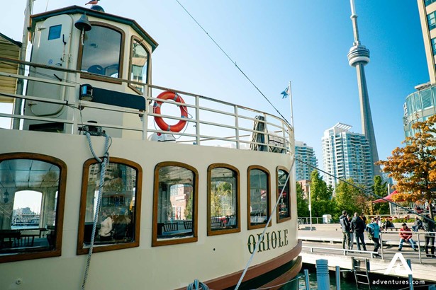 Toronto summer boat sightseeing