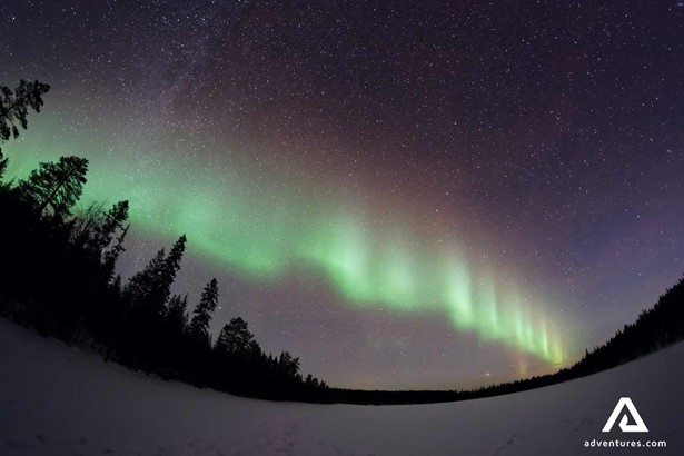 green northern lights in canada