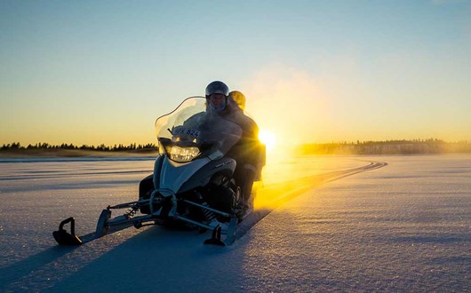 Snowmobiling Tour in Swedish Lapland