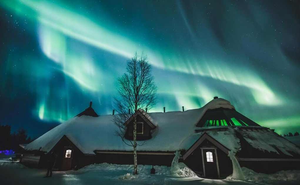 Evening Ice Hotel Tour With Dinner & Aurora Hunting