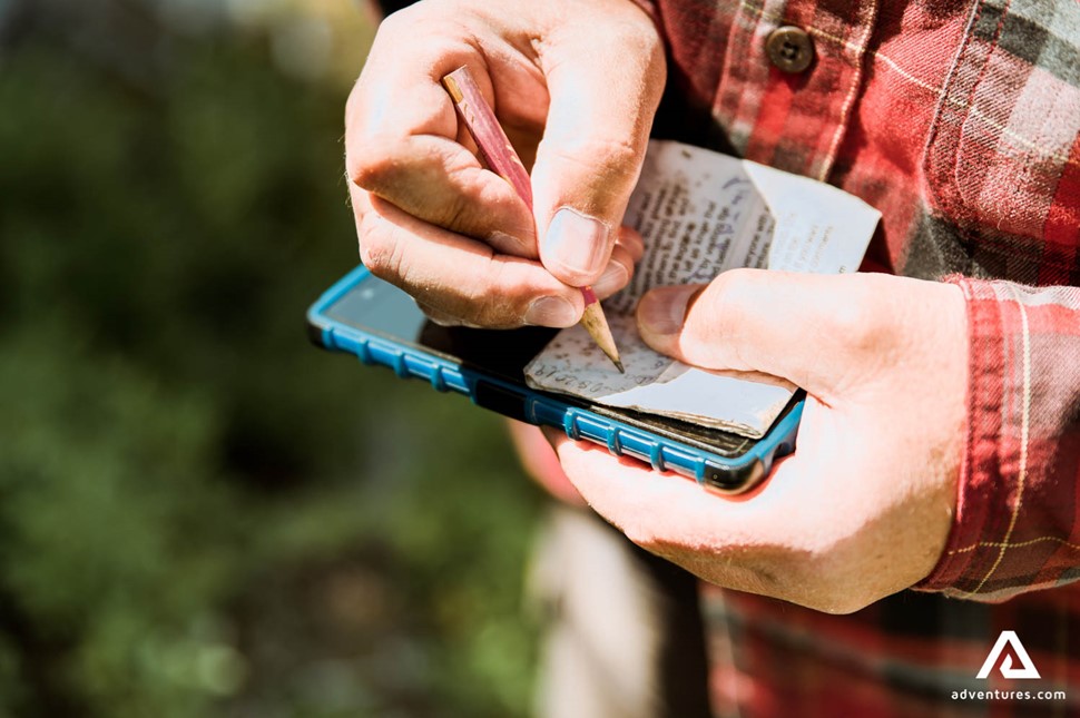 man found geocache in Yellowknife